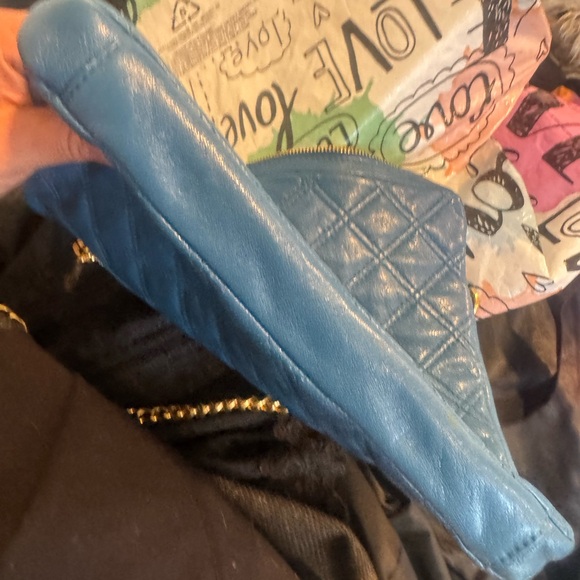 Marc Jacobs Quilted Blue Shoulder Bag with Gold Chain - Picture 9 of 10